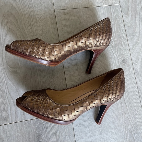 Cole Haan Gold Metallic Peep Toe Woven Pumps sz 8.5 B Leather Block Stiletto - Picture 2 of 12